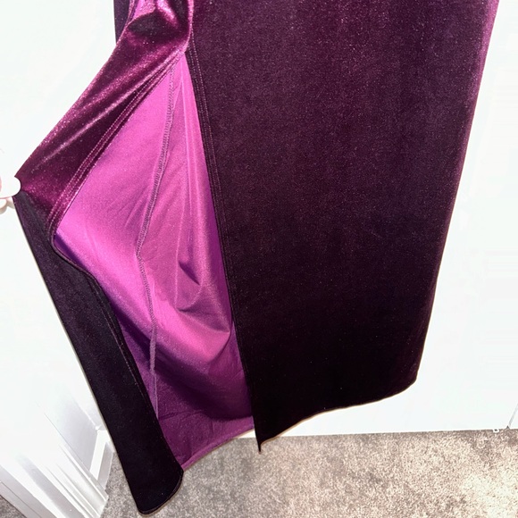 Velvet Gown - Picture 6 of 9